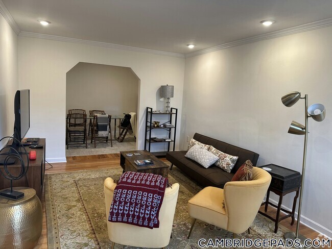 Building Photo - 60 Brattle St