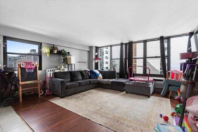 Foto del edificio - 6030 N Sheridan Rd