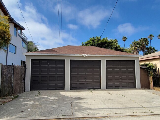 Foto del edificio - 2339 Abbot Kinney Blvd