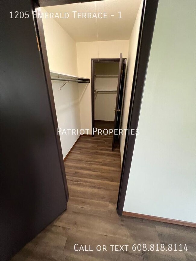 Foto del edificio - 1 bedroom/ 1 bath apartment in Sun Prairie...