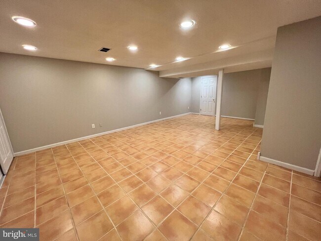 Foto del edificio - 6901 Spruce Mill Dr