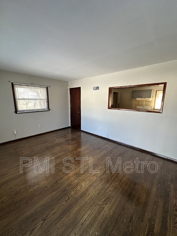 Foto del edificio - 1450 Fairmeadows Ln