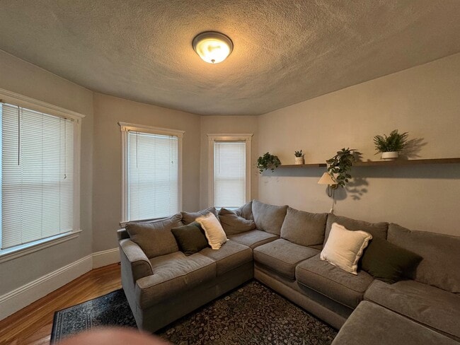 Foto del edificio - 22 Spencer Ave