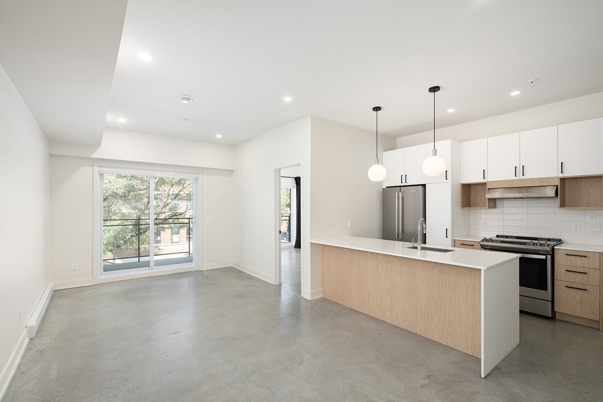 Primary Photo - 7172 Rue Alexandra