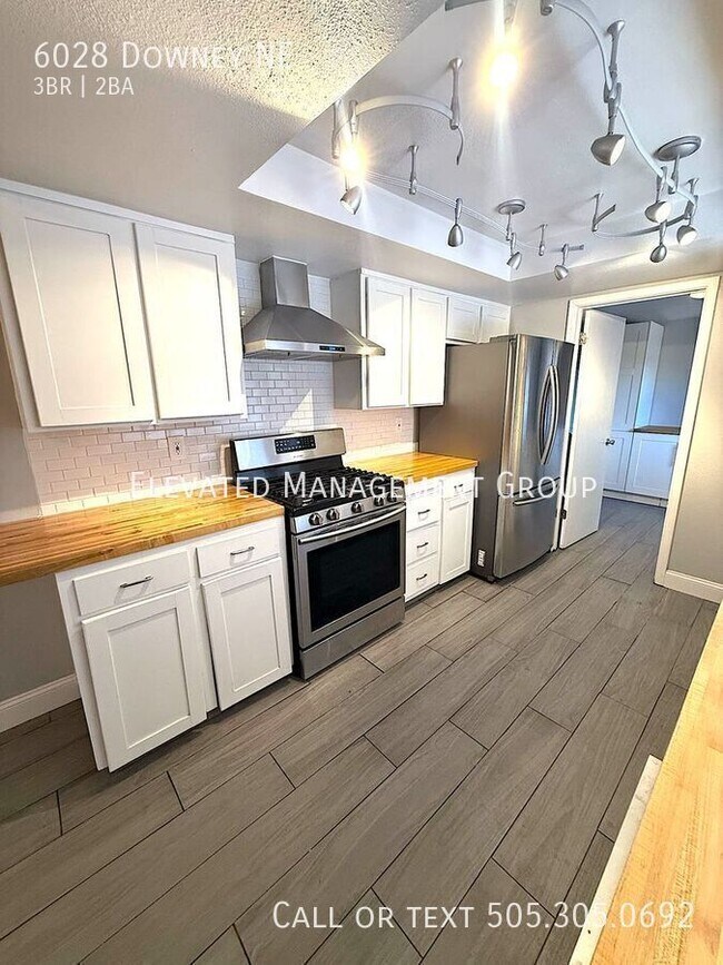 Foto del edificio - 6028 Downey St NE