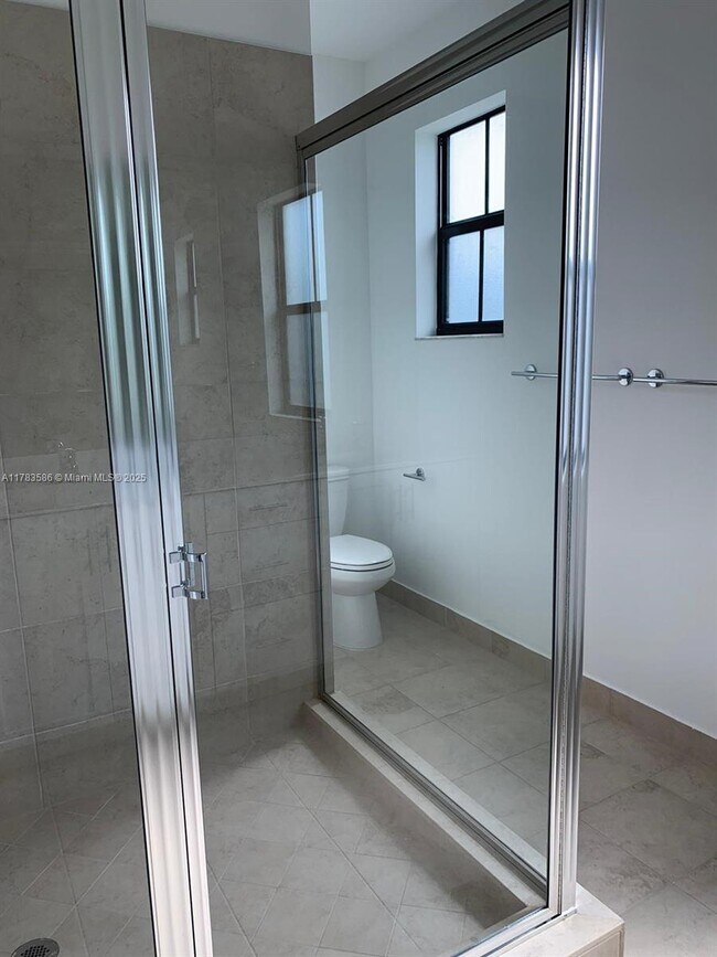 Foto del edificio - 1631 SW 28th St