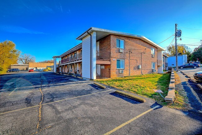 Building Photo - 3710 Geraldine Ave