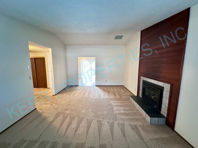Building Photo - 5021 SE 111th Ave
