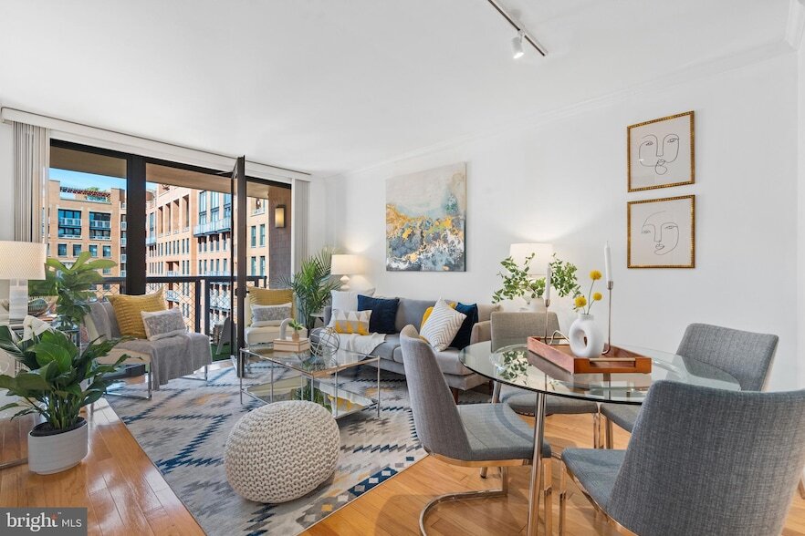 Foto principal - 631 D St NW