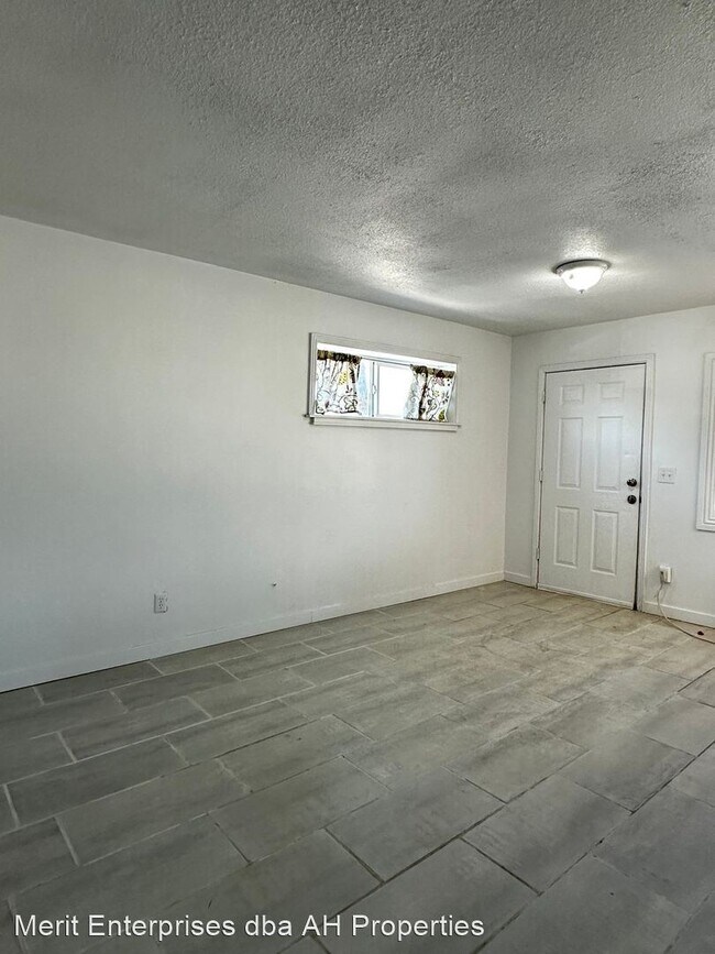 Building Photo - 2 br, 1 bath House - 14003 N PALM ST #10