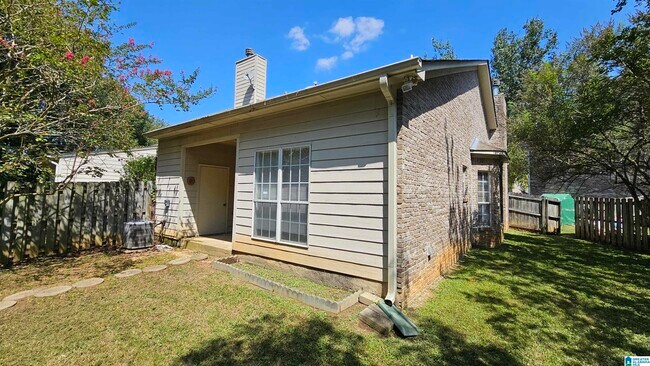 Foto del edificio - 106 Frances Ln