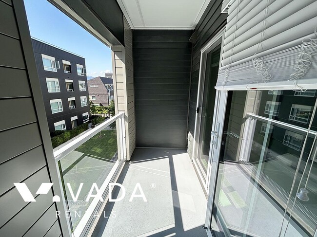 Building Photo - ERA 1 Bed Apartment Rental 318-22265 Dewdn...