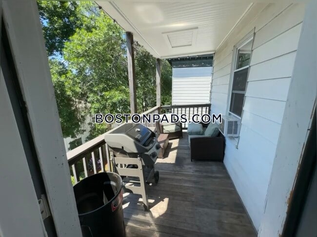 Building Photo - 39 Hancock St