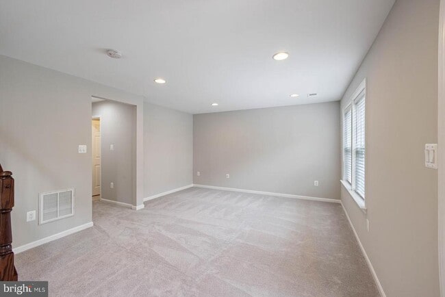 Building Photo - 9947 Fendall St