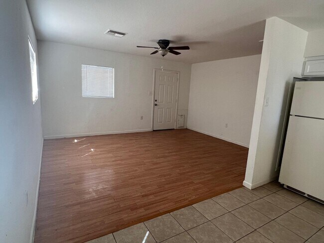 Foto del edificio - 116 E Beech Ave