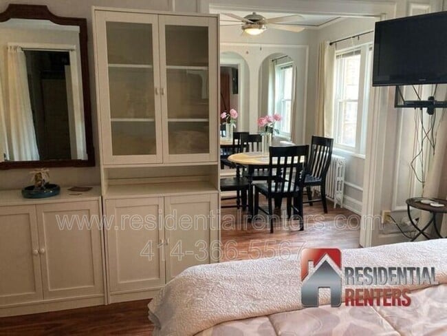 Foto del edificio - 1028 E Juneau Ave