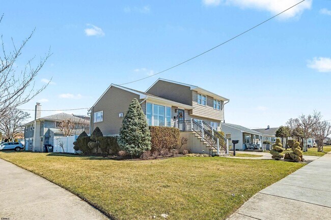 Building Photo - 517 N Cornwall Ave