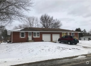 Building Photo - 4683 Dogwood Dr