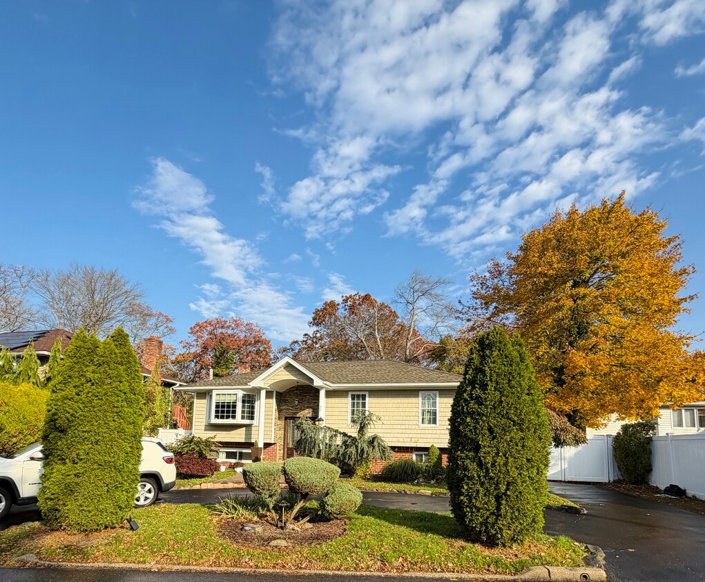 Photo - 25 Terrace View Rd (South Farmingdale, NY)