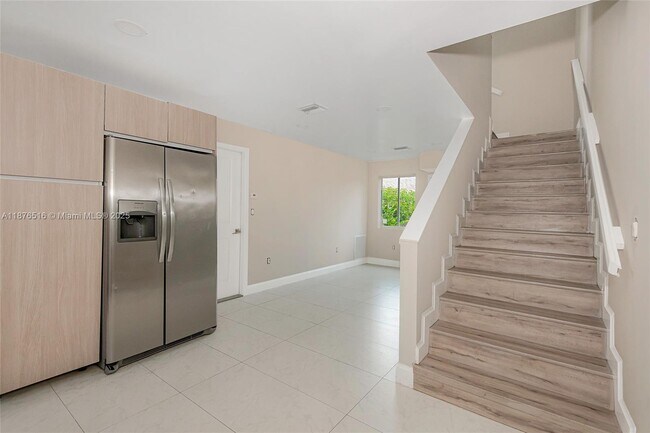 Foto del edificio - 811 NW 3rd Ave