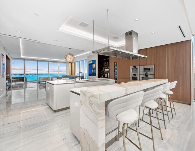 Foto del edificio - 18501 Collins Ave