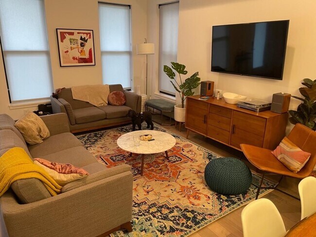 Foto del edificio - Modern 3-Bed, 3.5-Bath Home in Denver with...
