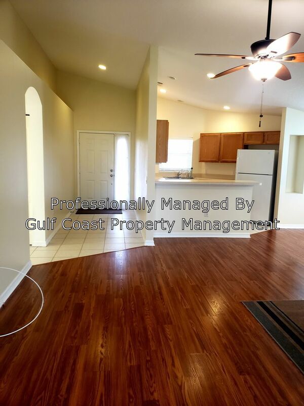 Building Photo - 4613 72nd Ct E