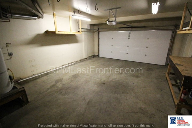 Building Photo - 815 Merlin Loop