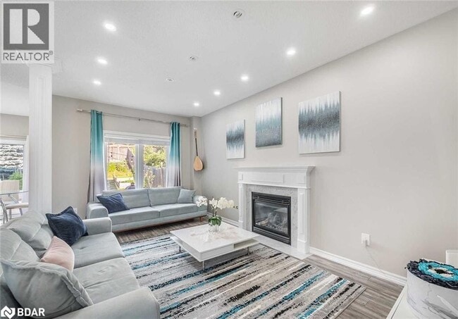 Building Photo - 17 Silver Trail