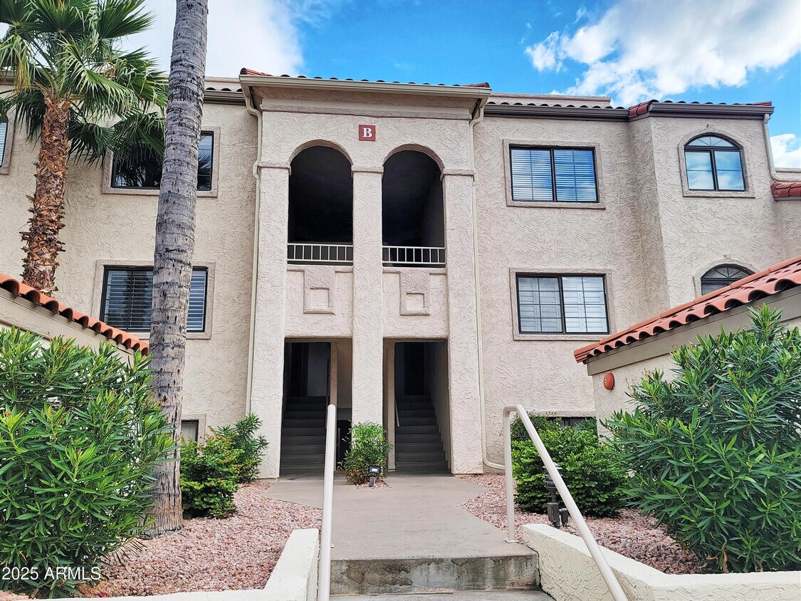 Foto principal - 10080 E Mountainview Lake Dr