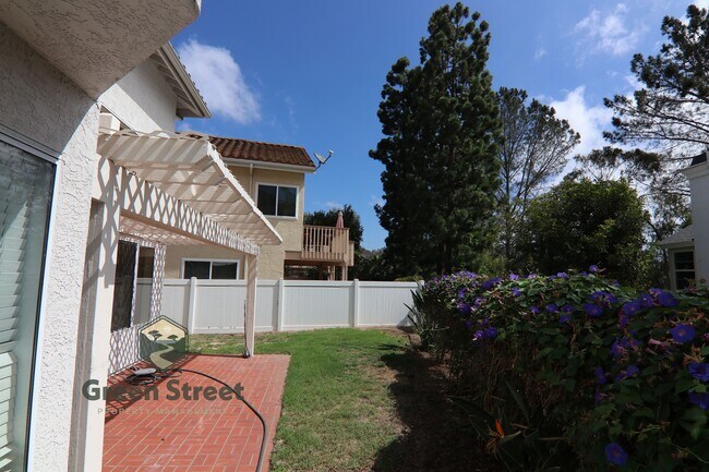 Foto del edificio - 6630 Corte Loma