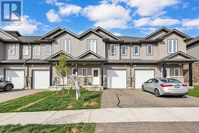 Building Photo - 877 Edinburgh Dr