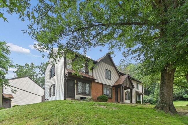 Building Photo - 1385 Country Side Dr