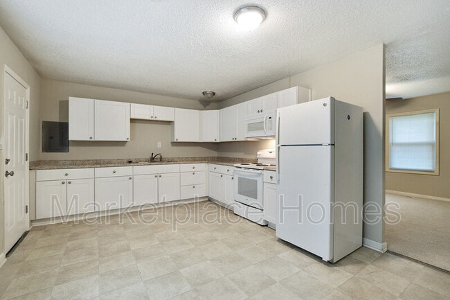 Building Photo - 1805 Miller Dr