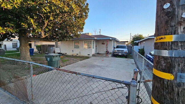 Foto del edificio - Deal of the Month on this clean 2 Bd 1 Ba House