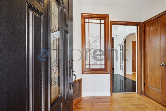 Foto del edificio - 16 Dunsmuir St