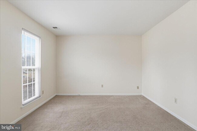 Foto del edificio - 5516 Dunsmore Rd