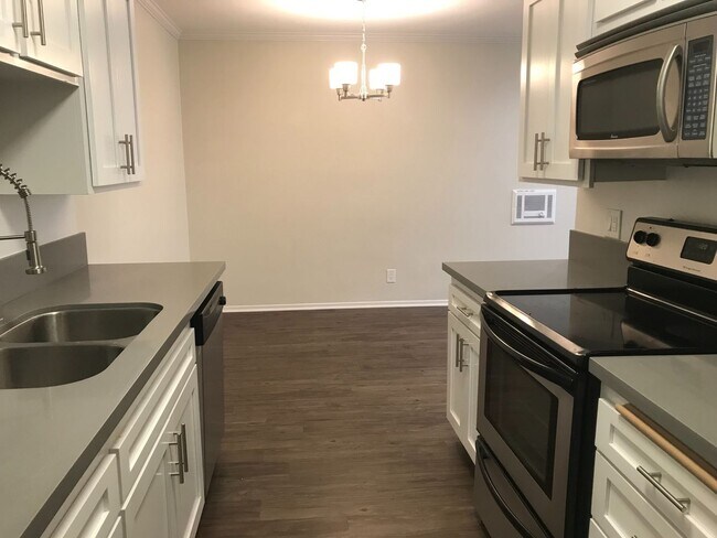 Foto del interior - 816 S. Bundy Dr