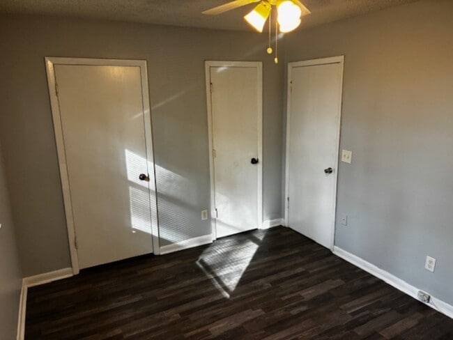 Building Photo - 1160 Comanche St