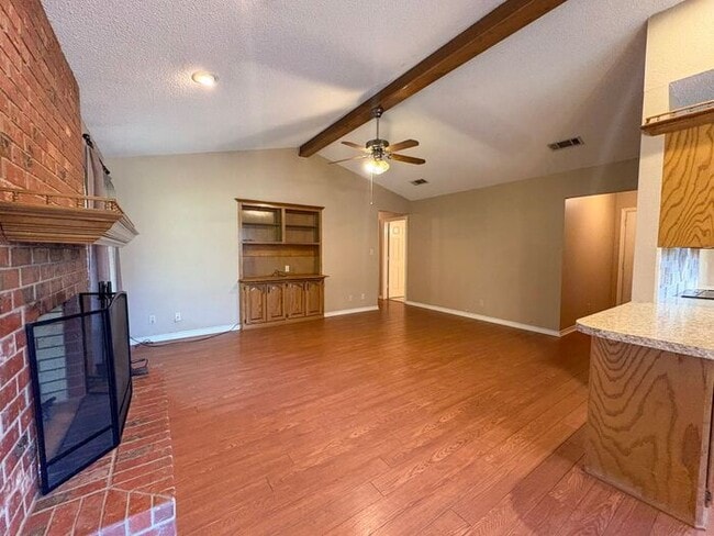 Building Photo - Available Now! 3 Bed 2 Bath on 2 Acres in ...