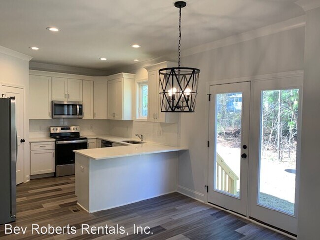 Foto del edificio - 3 br, 2.5 bath House - 821 Trinity Park Drive