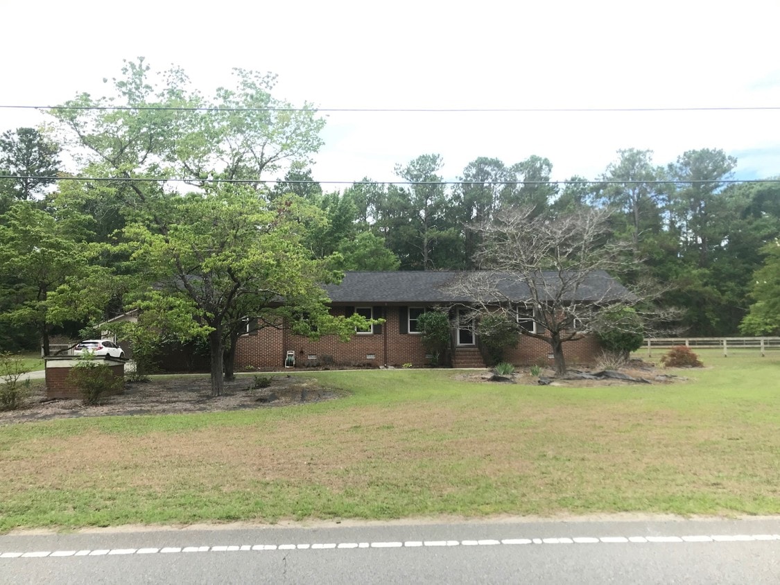 2915 Middle Sound Loop Rd, Wilmington, NC 28411 House Rental in Wilmington, NC