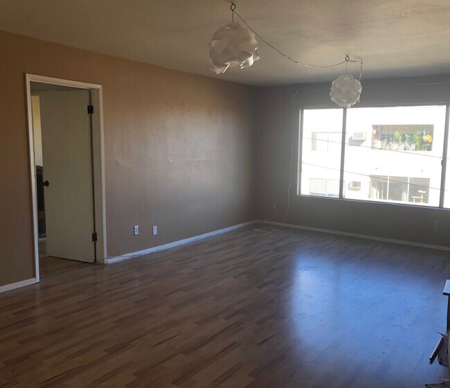 Foto del edificio - 1222 N Olive Dr