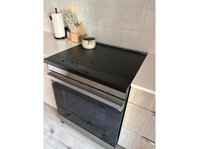 Photo du bâtiment - 16325-16321 21 Ave
