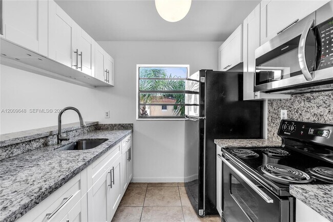 Building Photo - 18206 Mediterranean Blvd