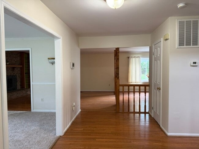 Building Photo - 2788 Pinewood Dr