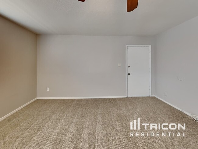 Foto del edificio - 14801 N 29th Dr