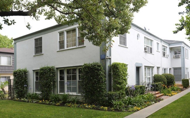 Primary Photo - 346 N Maple Dr