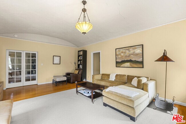 Foto del edificio - 10490 Holman Ave