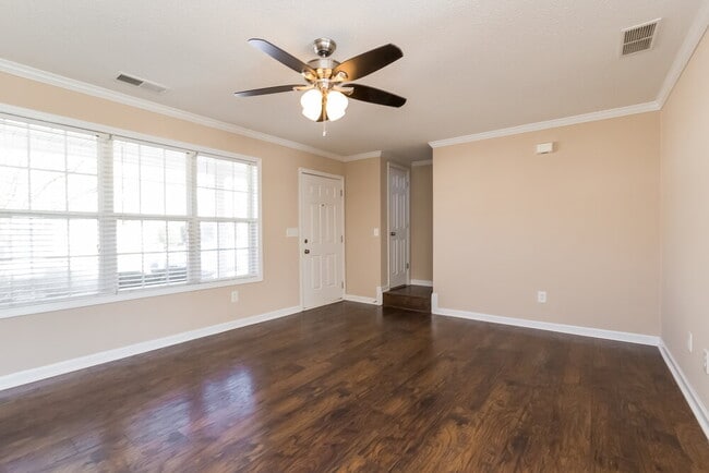 Building Photo - 212 Greystone Cir
